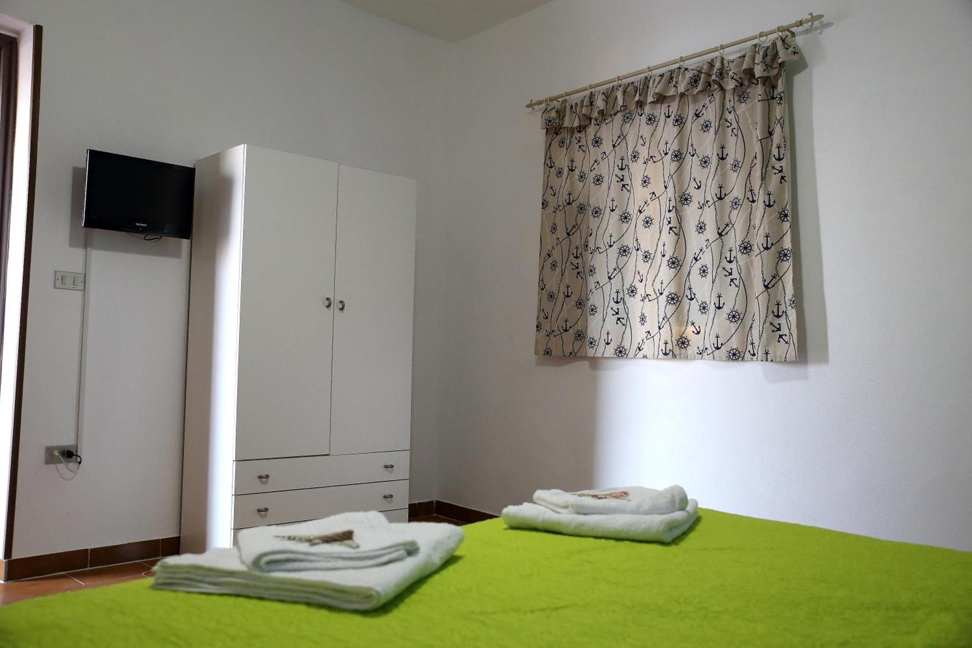Villa Yellow House 利卡塔 客房 照片